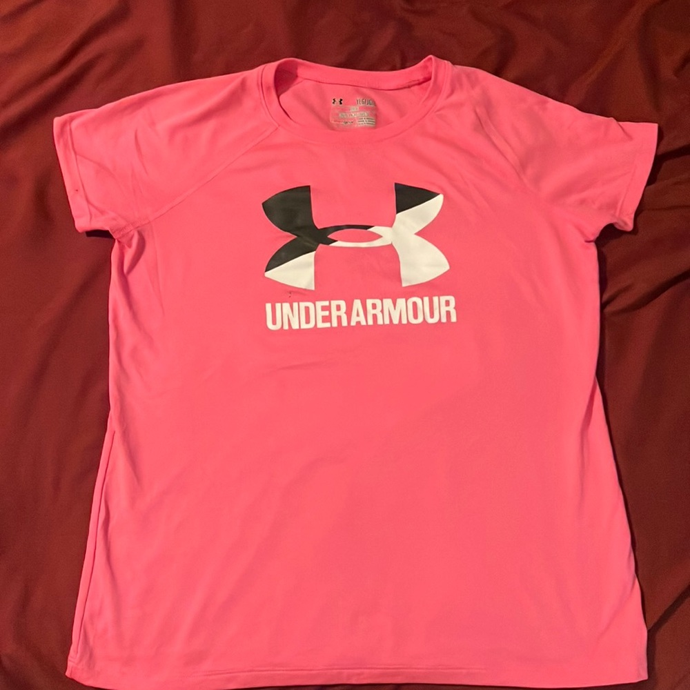 Girls Under Armor dri-fit T-shirt